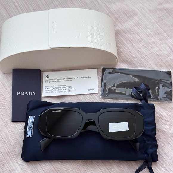 Prada Symbole Sunglasses PR17WS Black NEW AUTHENTIC 100% UV Protection - Picture 3 of 6
